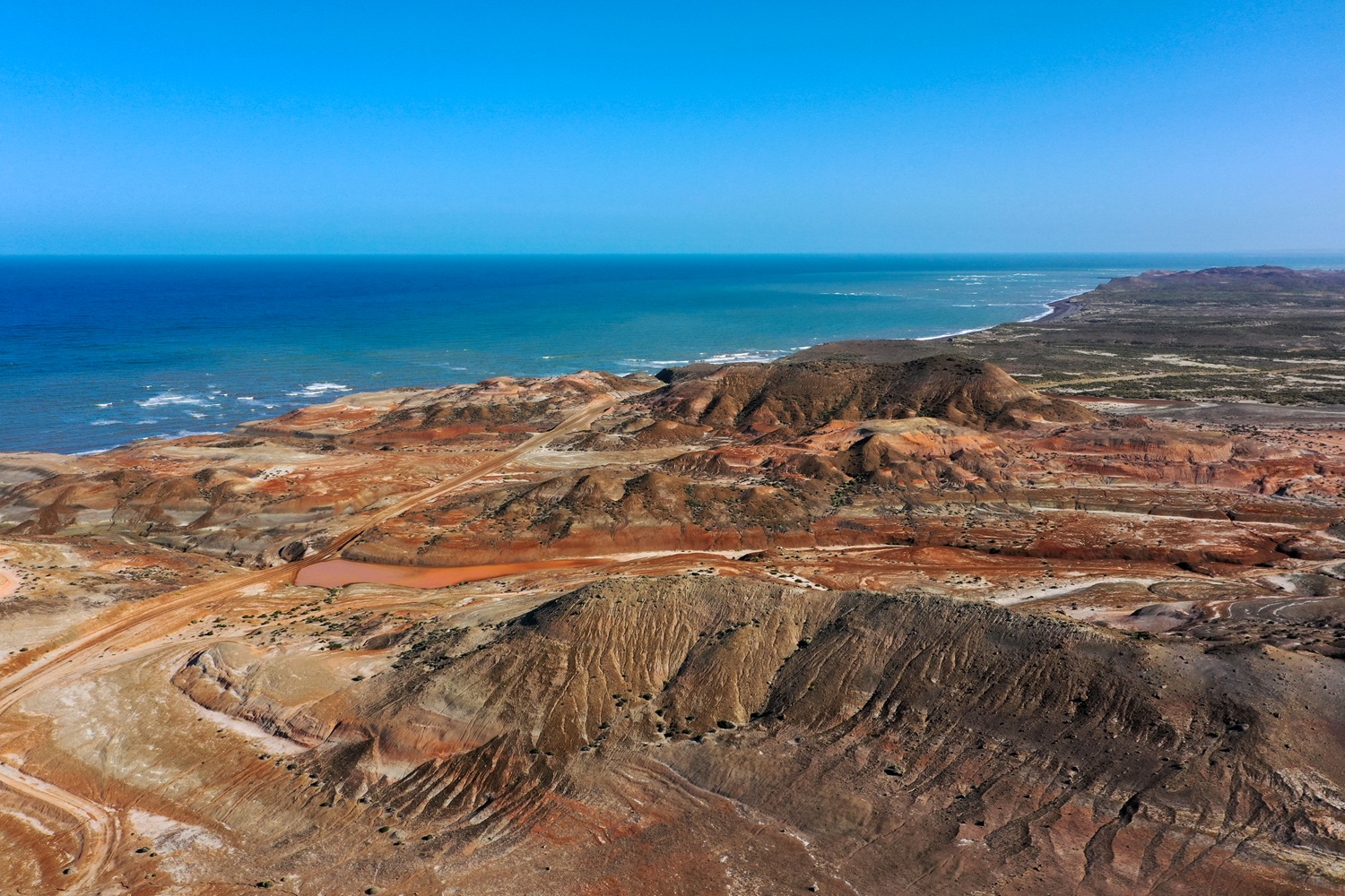 Descubrí la magia de Caleta Córdova y Rocas Coloradas